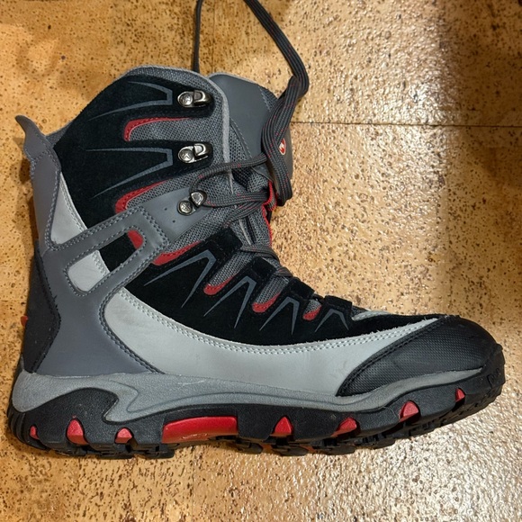 Swiss Gear Hiking Boots Men’s Size  8 Athletic Boots Thinsulate Insulation - Picture 15 of 16
